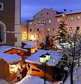 sueddtirol-kastelruth-weihnachtsmarkt-wunderorte-buchen