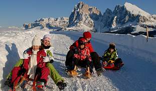 suedtirol-wintersport-seiseralm-luxuschalet-familienurlaub