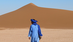 wuestentouren-kameltrekking-sahara-meditatives-reisen-wunderorte-buchen