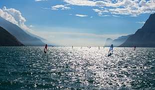 gardasee-surfen-ferienvilla-pool-wunderorte-buchen